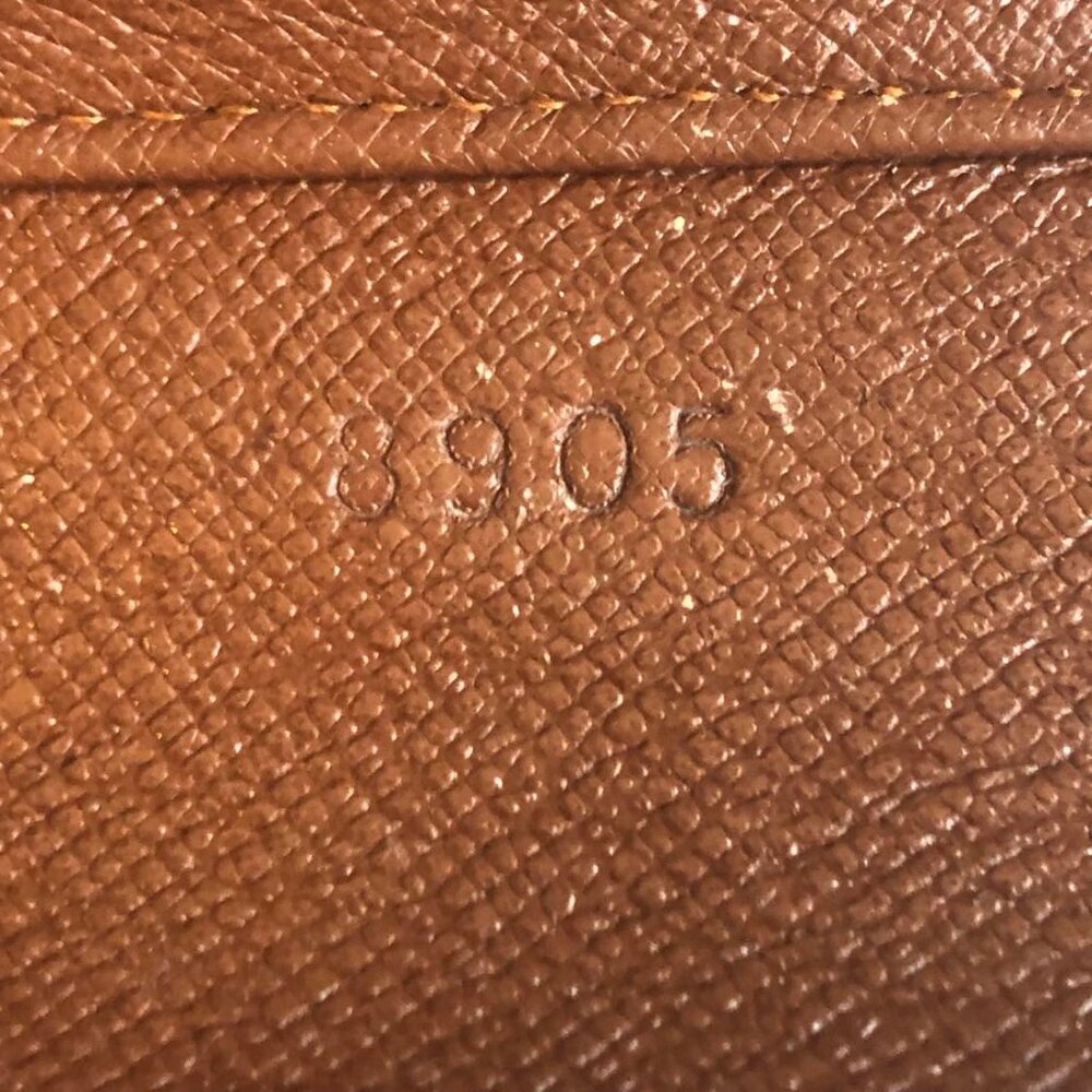 LOUIS VUITTON Vintage LV Monogram Canvas Bifold Wallet Made in France MSRP $800 - Picture 8 of 16